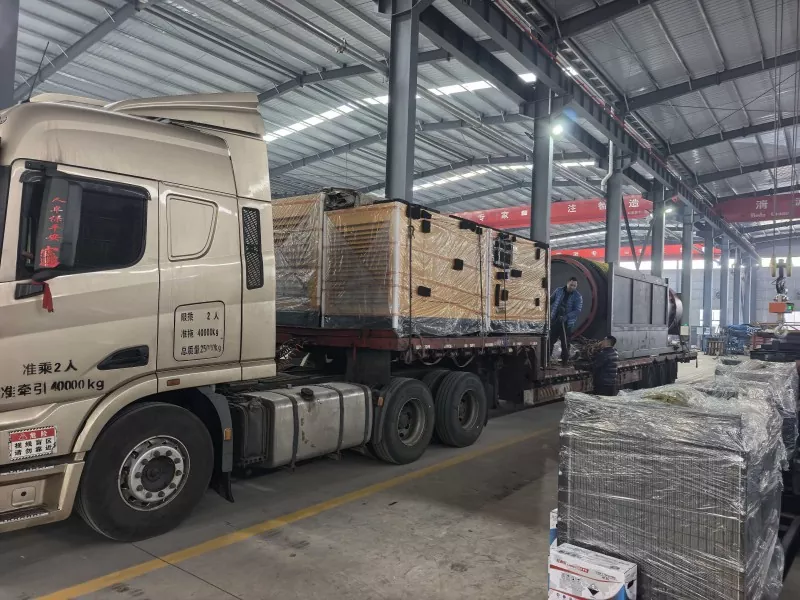 Bidh Inneal Mèinnearachd Jinqi a’ cur baidse de dhruma a’ sgaradh uidheamachd agus a’ toirt taic don Ruis